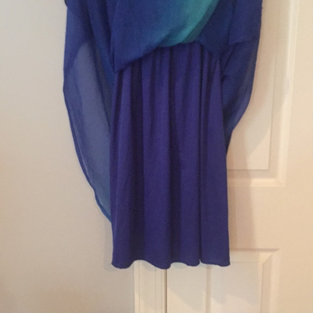 Dress - Picture 6 of 7